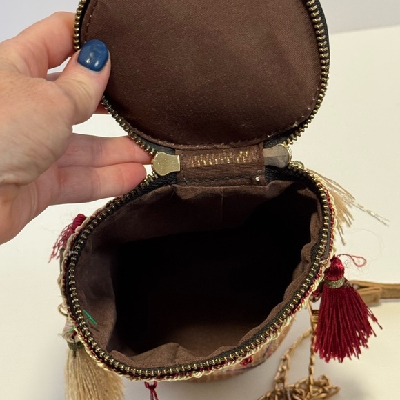 Bucket Cross Body Bag - Picture 8 of 8